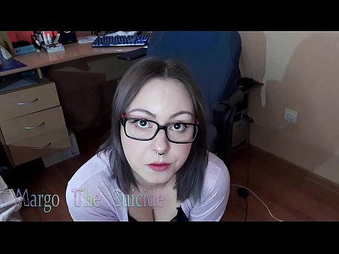 ❤️ Seksikäs tyttö lasit päässä imee dildoa syvälle kameraan ☑ Pornovideo at fi.stroybassein.ru ❌❤